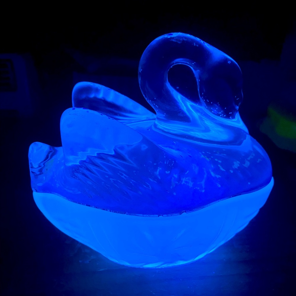 Beautiful Resin Glow in the Dark Swan with Glitter